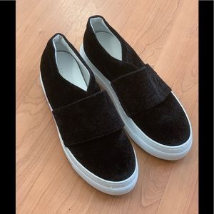 RARE LEWIT BLACK VELVET EMBOSSED LOAFERS